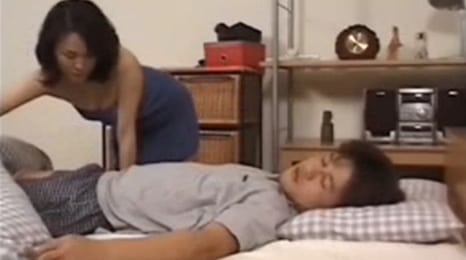 la tentacion de masturbar a su hijo