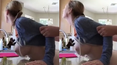 Follarte a tu madre por detrás en la cocina