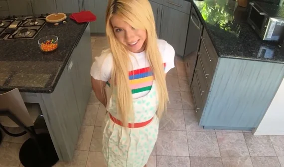 Cocinar por una follada es un buen trato